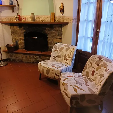 Camelia Tuscany Villa Pescia