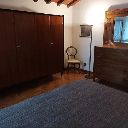 Camelia Tuscany Villa Pescia
